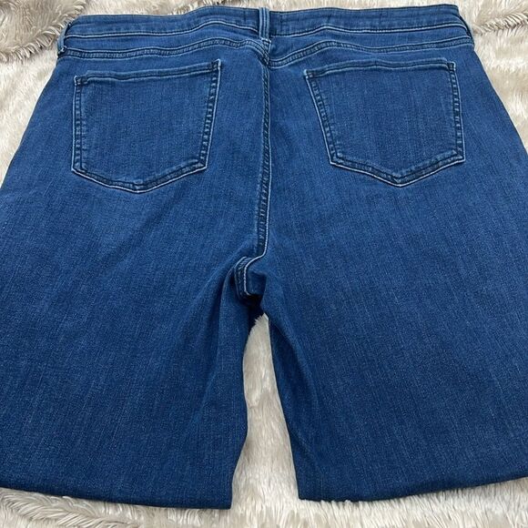 NYDJ dark wash high waist Capri raw hem size 14 - Picture 3 of 4